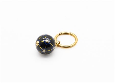 F.C. Internazionale. Piccolo pallone in smalto ed oro donato da società a gioca