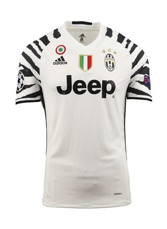 Sami KHEDIRA. Maglia nr.6 F.C. Juventus preparata per la stagione 2016/2017 del