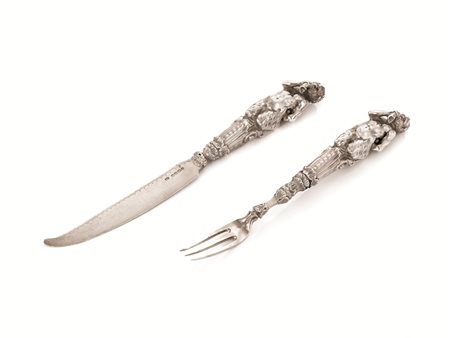 COLTELLO E FORCHETTA, LONDRA, 1860in argento, manici realizzati come satiri...