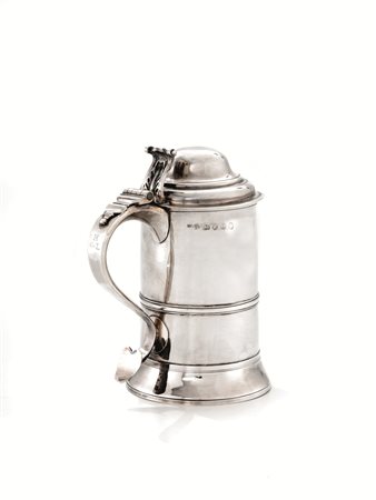 TANKARD, LONDRA, 1789, ARGENTIERE JOHN LAMBEcorpo liscio cilindrico, presa a...