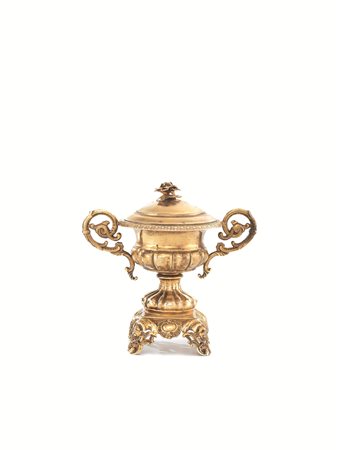 COPPETTA CON COPERCHIO, REGNO LOMBARDO-VENETO, SECOLO XIXin vermeil, base...
