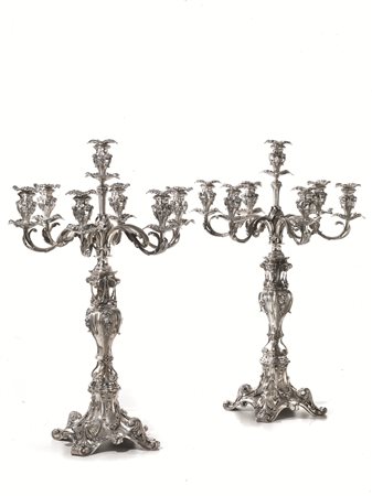 COPPIA DI GRANDI CANDELABRI, SECOLO XXin argento sterling, fusto a balaustro...