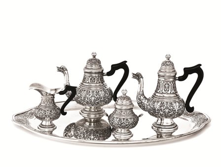 SERVITO DA T&Egrave; E CAFF&Egrave;, SECOLO XXin argento sbalzato a volute,...