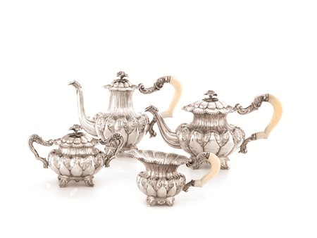 SERVITO DA T&Egrave; E CAFF&Egrave;, SECOLO XXin argento sbalzato a foglie,...