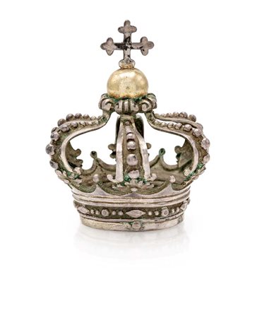  
Piccola corona regale in argento per statua sacra 
 cm 6,5x5 - apertura diametro cm 3 - gr. 40