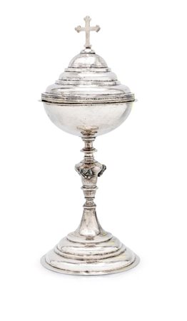 
Antica pisside in argento 
 cm 29x11x5 - gr. 454