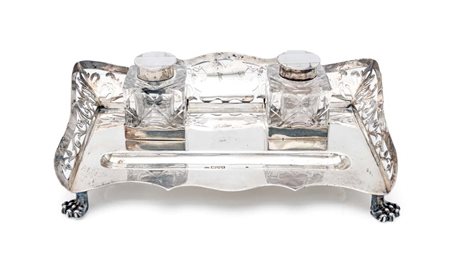  
Calamaio in argento 1905, Chester 
 cm 5,5x26,5x17 - gr. netti 420
