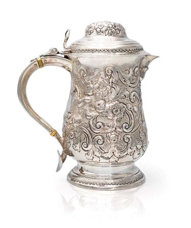  
Tankard Giorgio III in argento, Londra 1780, argentiere Jas. Sutton 
 altezza cm 19 - gr. 446