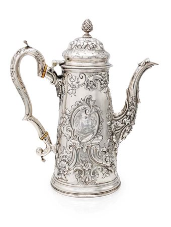  
Caffettiera in argento, Londra 1703 
 altezza cm 25 - gr. 918