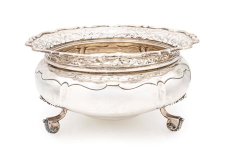  
Grande centrotavola circolare, Londra 1899 
 cm 18,5x35 - gr. 2142