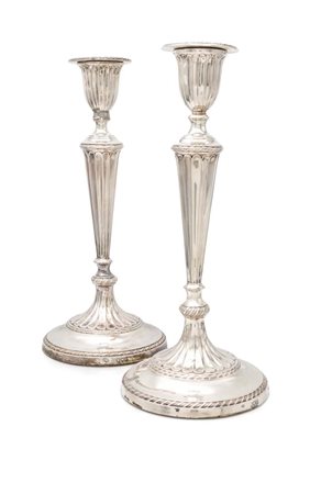 
Coppia di candelieri (appesantiti) 
 altezza cm 31