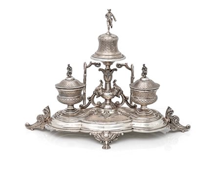  
Calamaio in argento 916/000 con campanella, Spagna, XX secolo 
 cm 23x30x18 - gr. 454