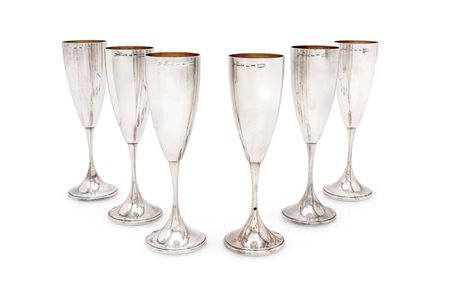  
Sei flûte champagne in argento, Zaccaro, Firenze, entro scatola 
 altezza cm 20,5 - peso complessivo gr, 865 - scatola cm 7x47x28
