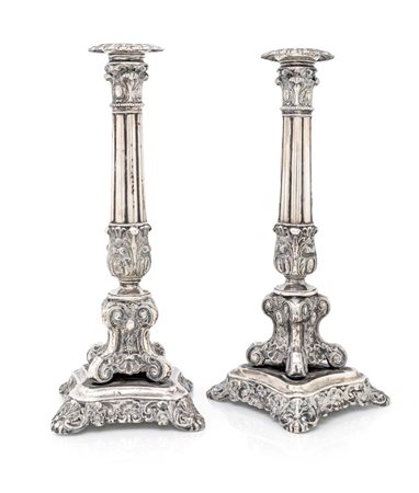  
Coppia di candelieri a colonna, seconda metà del XIX secolo 
 cm 30x12x12 - peso complessivo gr. 662