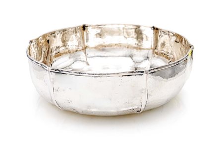  
Centrotavola circolare in argento 
 cm 7x23,5 - gr. 420