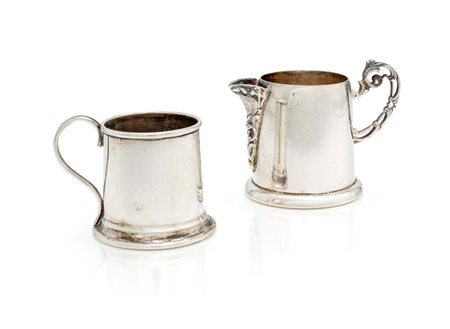  
Lattiera piccola e tankard in argento 800/000 
 altezza cm 5,3 e cm 3,3 - peso complessivo gr. 70