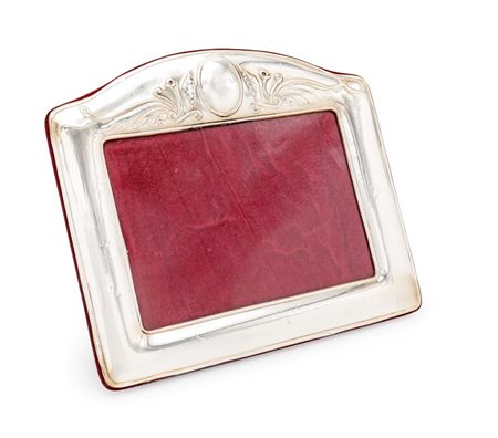  
Cornice da tavolo in lamina d'argento 
 cm 21x24 - luce interna cm 12,5x17,5