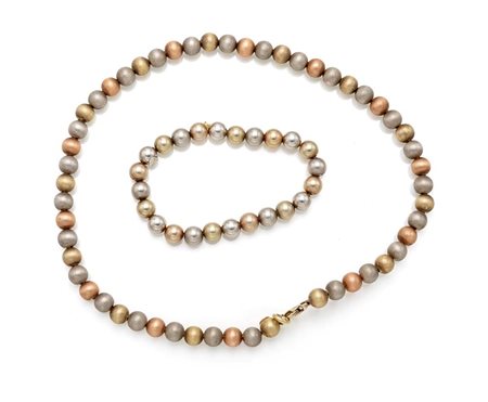  
Parure di Passadiuti composta da collana e bracciale a sfere 
 peso complessivo gr. 60
