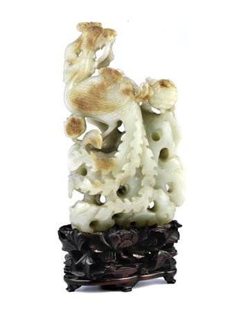 INTAGLIO, CINA DINASTIA QING SEC. XVIII-XIX&nbsp; in giada celadon con...