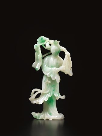 FIGURA FEMMINILE, CINA SEC. XIX-XX&nbsp; in giadeite raffigurante figura...