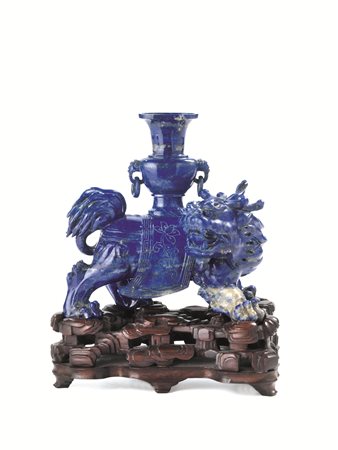 INTAGLIO, CINA SEC. XIX&nbsp; in lapislazzulo modella a ad animale fantastico...