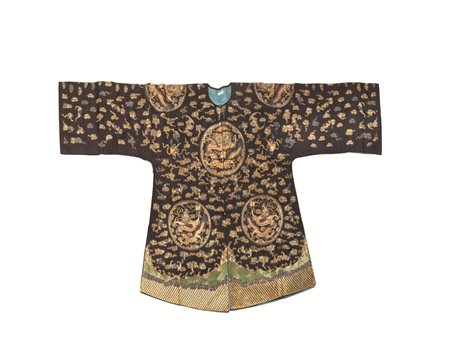 GIACCA, CINA TARDA DINASTIA QING SEC. XIX&nbsp; in raso di seta, a fondo...