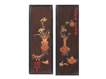 COPPIA DI PANNELLI CINA SEC. XIX&nbsp; in legno con applicazioni in pietra...