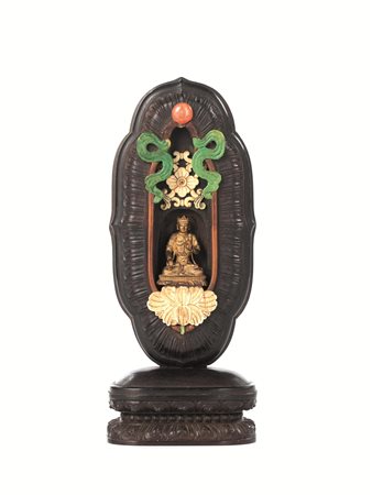 TTEMPIO, CINA SEC. XVIII-XIXin zitan con buddha in legno dorato e decorazioni...