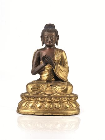 BUDDHA CINO TIBETANO SEC. XVII-XVIIIin rame sbalzato,&nbsp; parzialmente...