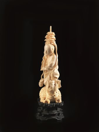 INTAGLIO, CINA SEC. XIX in avorio raffigurante figura femminile stante sul...