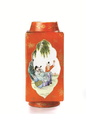 VASO CINA SEC. XIX-XXin porcellana policroma dalla forma squadrata&nbsp; a...