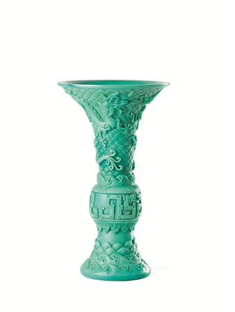 VASO&nbsp; &quot;GU&quot; CINA SEC. XXin vetro a rilevo turchese decorato con...