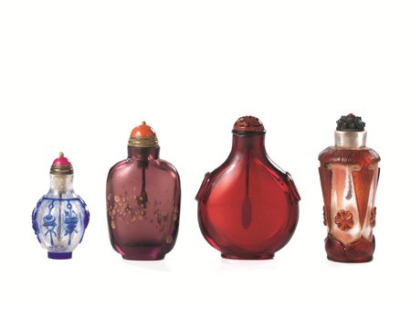 QUATTRO SNUFF BOTTLES CINA SEC. XX&nbsp; in vetro, la pi&ugrave; alta cm 8...