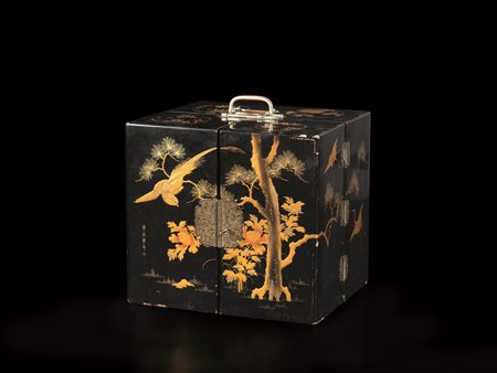 STIPO, GIAPPONE SEC. XIX, PERIODO MEIJI in lacca decorata con volatili e...