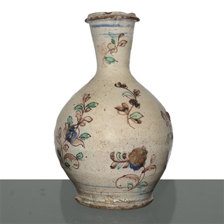 Vaso a bottiglia in maiolica di Caltagirone decorato a motivi floreali, Fine 18°  