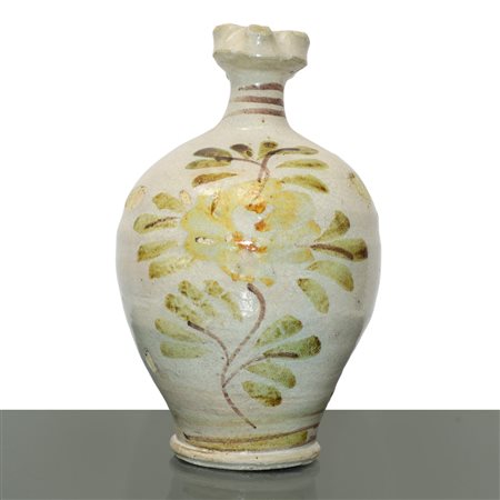 Grande orciolo in maiolica di Caltagirone con fiore policromo al fronte