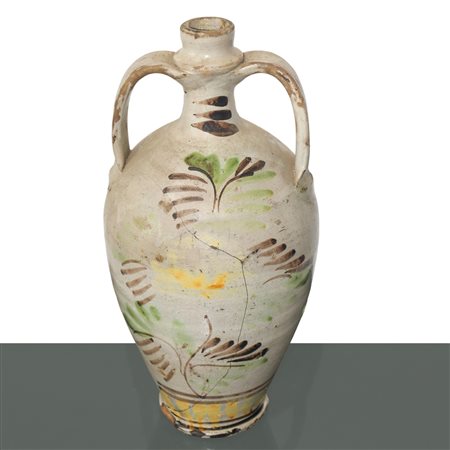 Anfora in maiolica di Caltagirone con fiore policromo dipinto al fronte, 1871