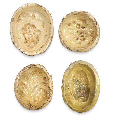 N°4 Formelle da mostarda in maiolica di Caltagirone con decori legati al cibo