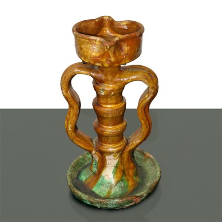 Bugia in maiolica smaltata e policroma di Caltagirone