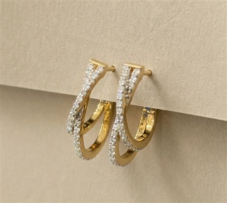 ORECCHINI A CERCHIO IN ORO GIALLO 18K CON DIAMANTI 0.31 CT - DOC-0012230-0001