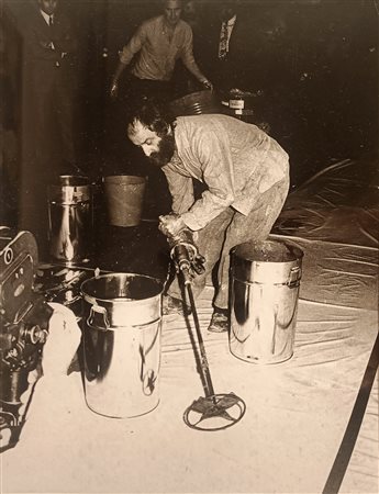 LORENZINI ANTONIO Milano (Mi) 1935 Cesar 'performance' a Milano 1970...