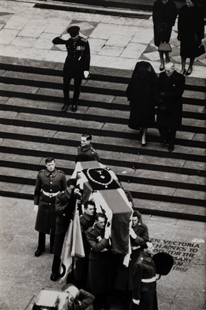 George Rodger (1908 - 1995)  - Senza titolo (Funerali di Winston Churchill), 1965