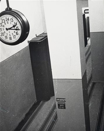 Alexander Rodchenko (1891 - 1956)  - Intérieur d'un bureau et horloge, 1929/1930