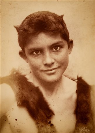 Baron Wilhelm von Gloeden (1856 - 1931)  - Senza titolo (Giovane siciliano), 1900s