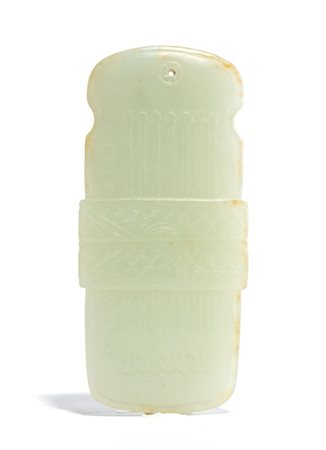  
Ornamento pendente in giada bianca, Cina fine dinastia Qing-periodo Repubblica (1912-1949)
 Altezza cm8,8Xcm4