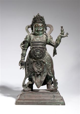  
Figura in bronzo di Weituo Pusa. Cina, XX secolo 
 Altezza cm 37; larghezza cm 19; profondità cm 14