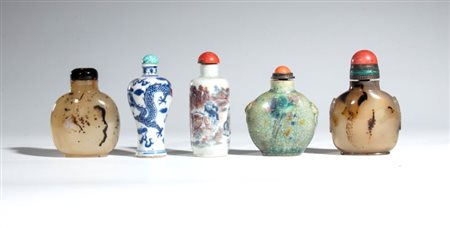  
Gruppo di cinque tabacchiere. Cina, XIX-XX secolo 
 La piu grande altezza cm 9