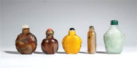  
Gruppo di cinque tabacchiere. Cina, XIX-XX secolo 
 La piu grande altezza cm 8,5