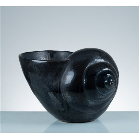 PRODUZIONE EUROPEA 2000 ca., Conchiglia in ceramica