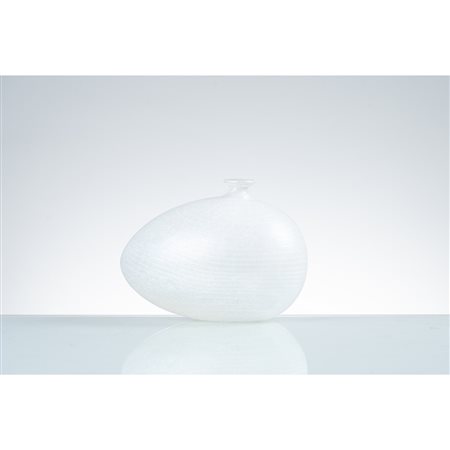 BERTIL VALLIEN, Vaso modello "Afrodite" in vetro